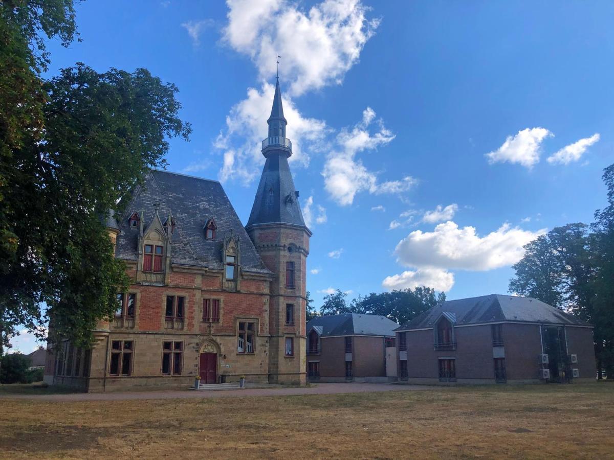 Chateau De Petit Bois Cosne-d'Allier Exterior photo